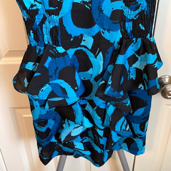 Printed Ruffle Bodycon Dress - Picture 3 of 8